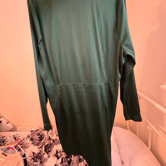 FN emerald green fancy formal dress - Picture 3 of 3